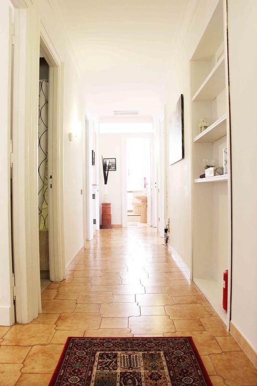 Luxury White House Rome Apartment Room photo